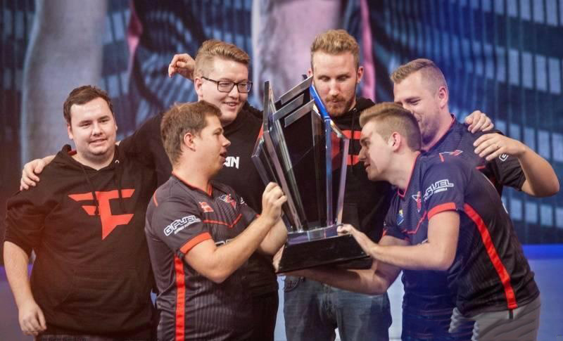 湖人被迫缩 湖人被迫缩